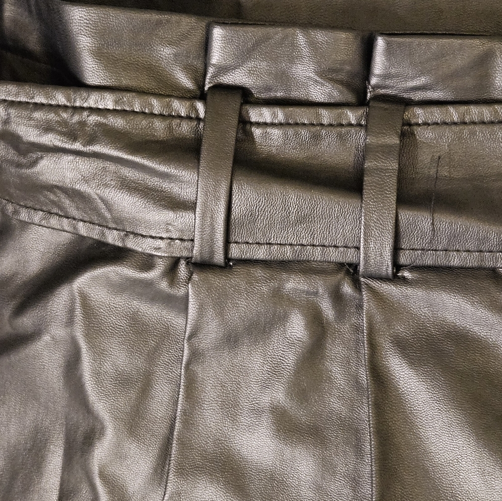 NWT Elizabeth & James Faux Leather Shorts - Picture 5 of 11